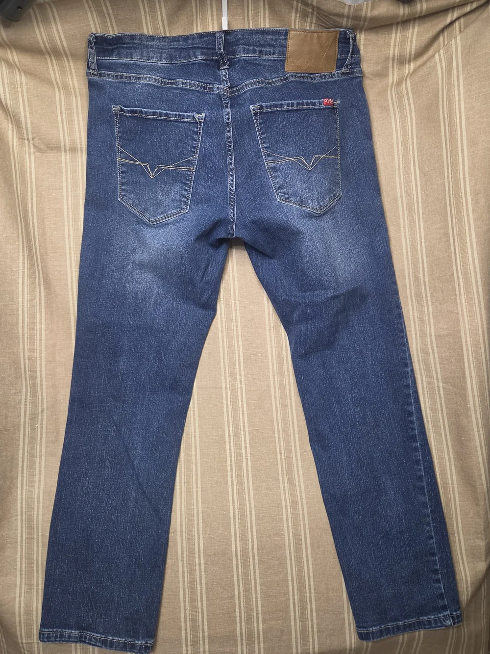 GUESS Men’s Dark Blue Slim Tapered Jeans